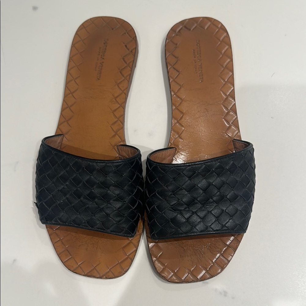 Bottega Veneta Black Intrecciato Leather Flat Slides Size 39